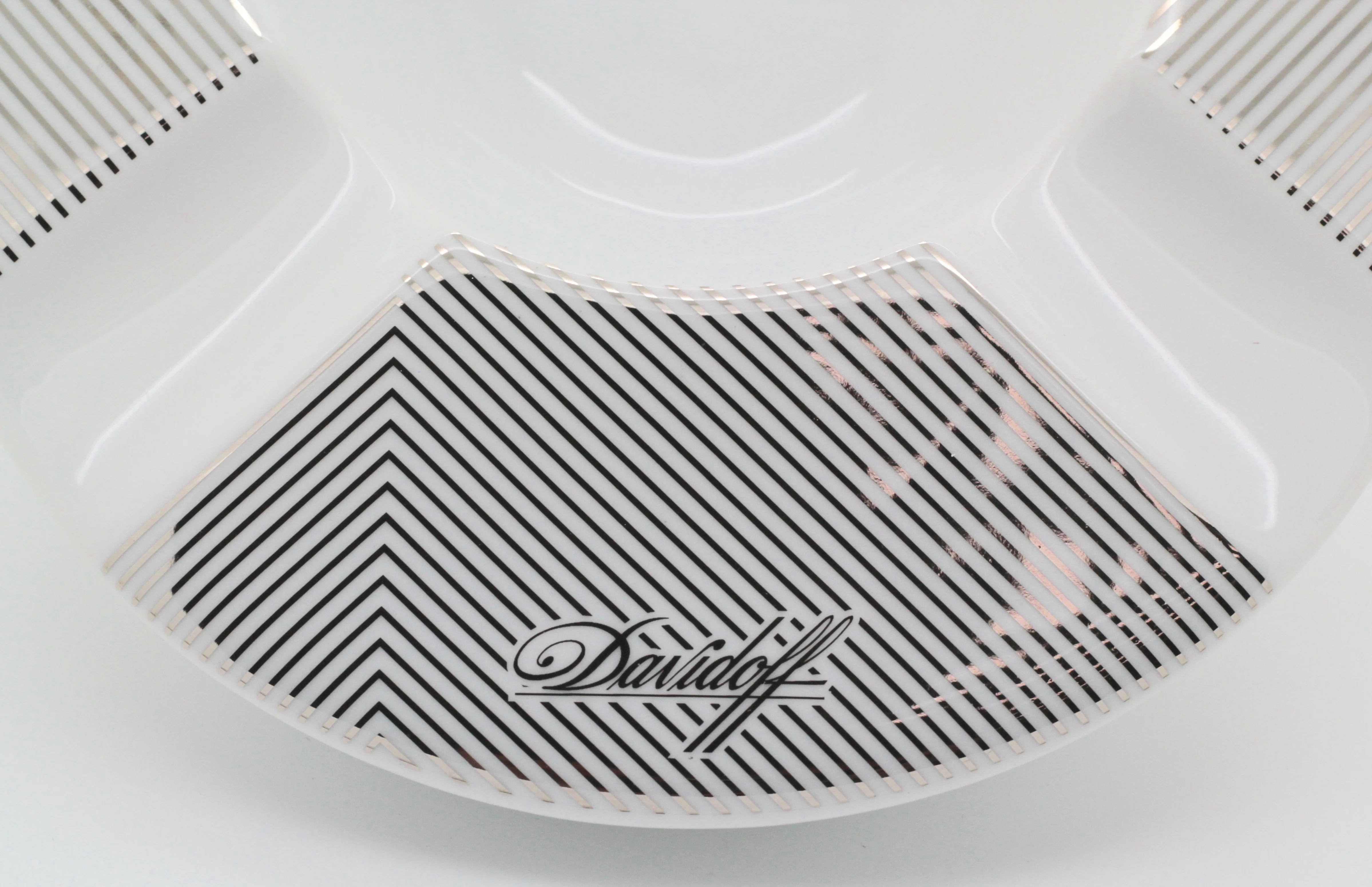 Davidoff 2 Cigar Round Porcelain Ashtray - Image 5