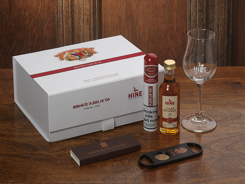 Romeo y Julieta Short Churchill & Hine Cigar Reserve Gift Box - Image 3